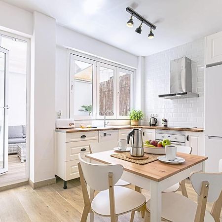 Precioso Apartamento Con Patio Малага Екстер'єр фото
