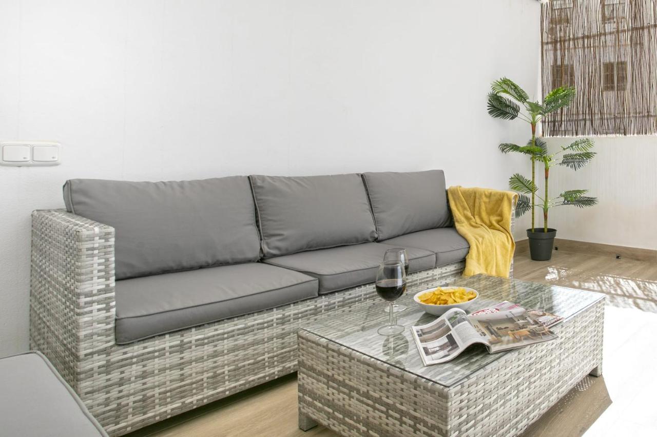 Precioso Apartamento Con Patio Малага Екстер'єр фото