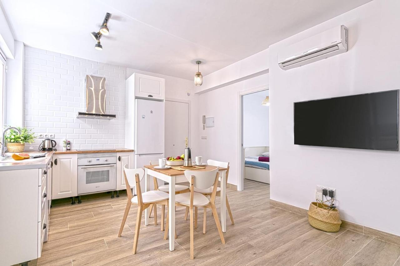 Precioso Apartamento Con Patio Малага Екстер'єр фото