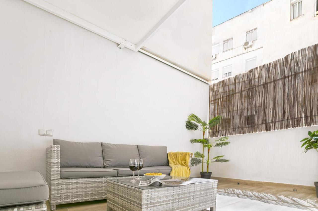 Precioso Apartamento Con Patio Малага Екстер'єр фото