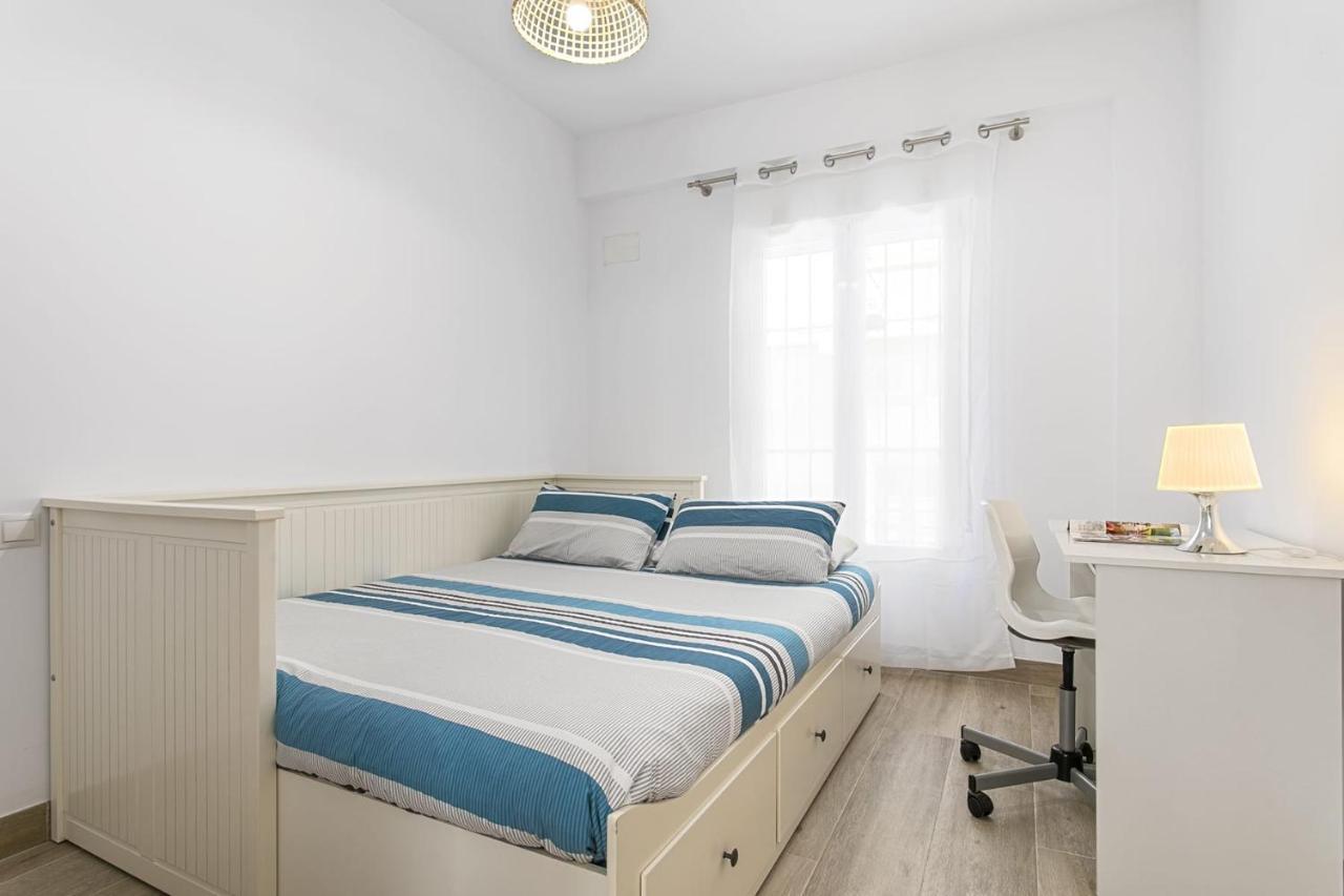 Precioso Apartamento Con Patio Малага Екстер'єр фото