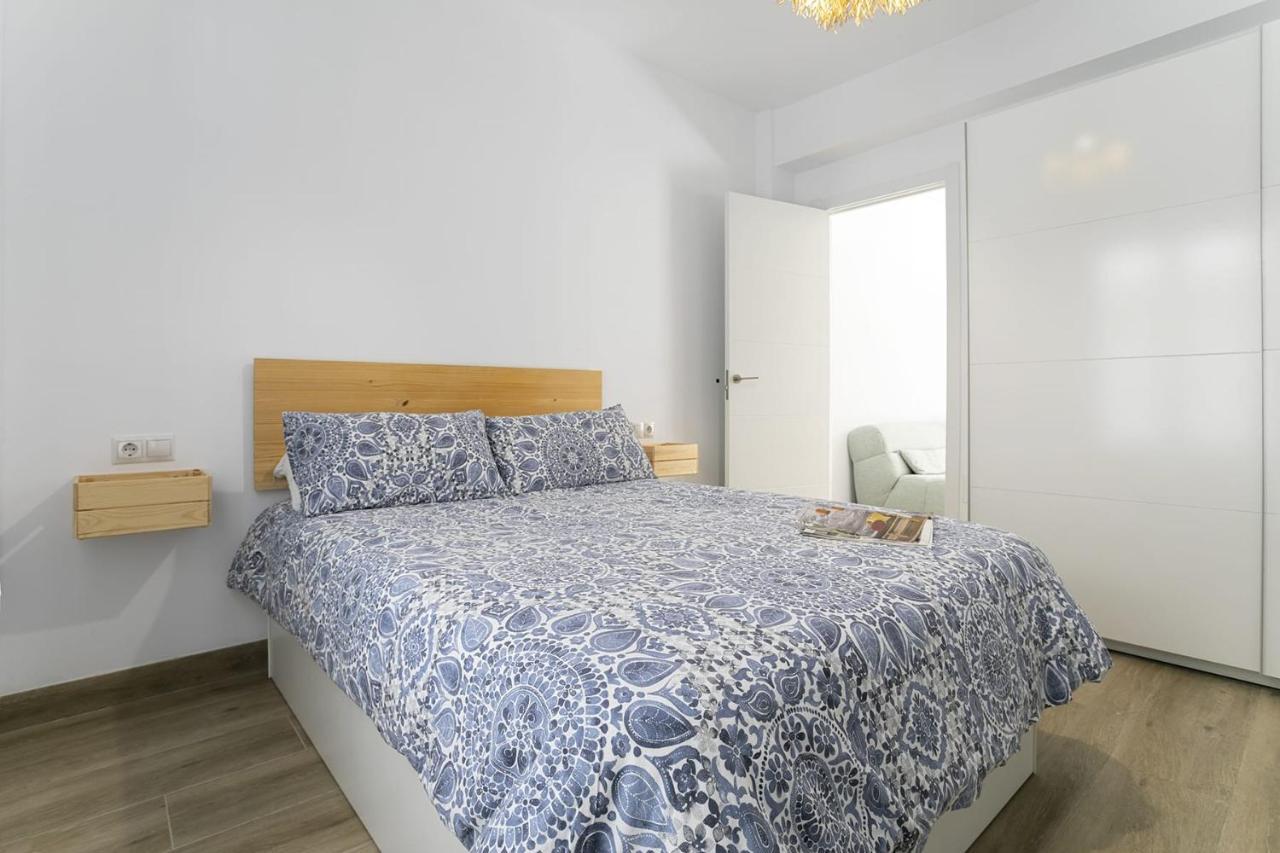 Precioso Apartamento Con Patio Малага Екстер'єр фото
