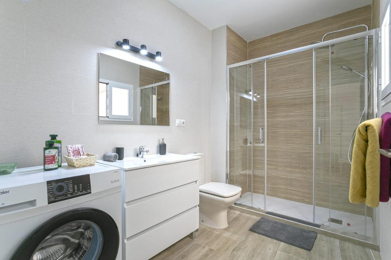 Precioso Apartamento Con Patio Малага Екстер'єр фото